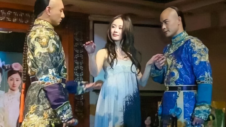 以前的电视剧发布会都是穿上剧里的衣服，既有特色又用心，现在都已经看不到了！