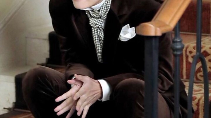 เป็นผู้ชายที่เราเรียกว่าควีนอ่ะแบบจะว่าสวยก็สวยหล่อก็โครตหล่อเลย
