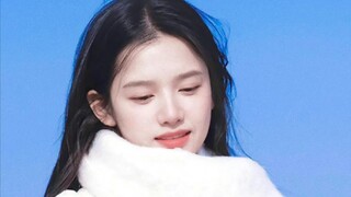 Chẳng trách ấn tượng đầu tiên của Trương Nhược Nam về cô ấy là khuôn mặt rất căng, khuôn mặt thực sự