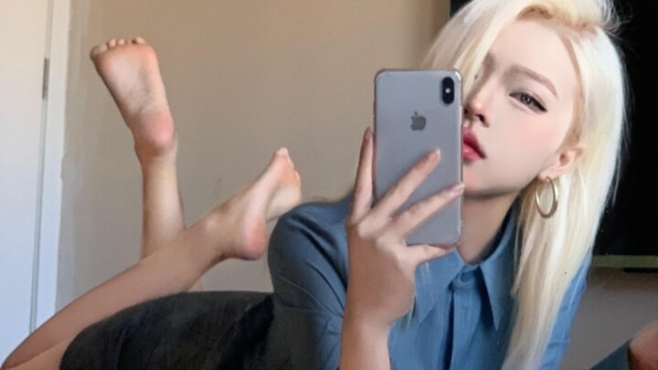 Bored college students can only stay home and take selfies to pass the time!