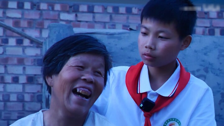 แม่ของเขาจากไปแล้ว และเขาจะเป็นคนเดียวที่เหลืออยู่ในครอบครัวนี้ตั้งแต่นี้เป็นต้นไป... เขาสามารถรู้สึ