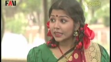 প্রেমিক-প্রেমিকাদের প্রিয় জায়গা রমনা বটমূল