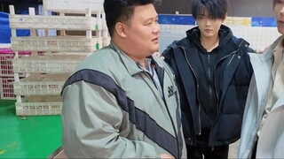 Hãy đưa Trương Khải Linh vừa bước ra khỏi cổng đồng để khám phá thế giới thanh toán di động🫵