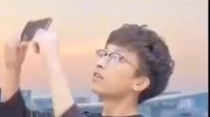 [MAD] Pineapple phone's funny ad