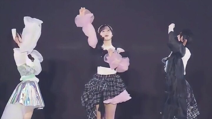 ทะลุมิติ! AKB48 เต้นเพลงนางฟ้าในจินตนาการ