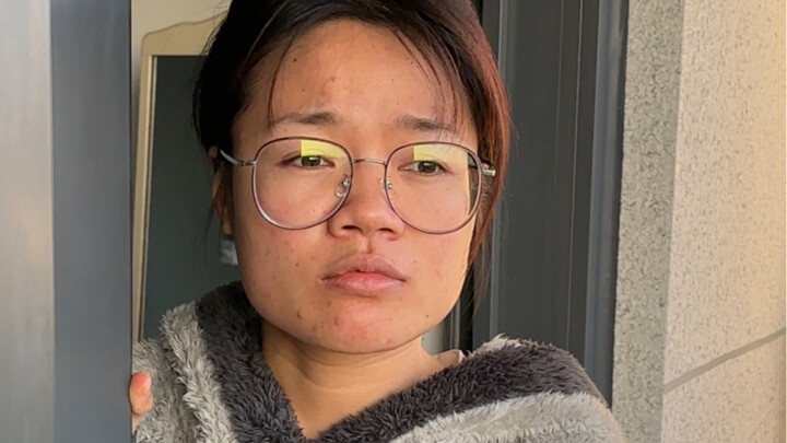 Mặt vuông phù hợp với phong cách Hồng Kông phải không!?