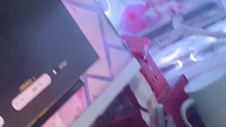 Hey, you dumb beauty—no internet connection!