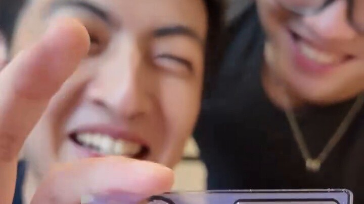 พี่ชาย พูดอะไรหน่อยสิ!