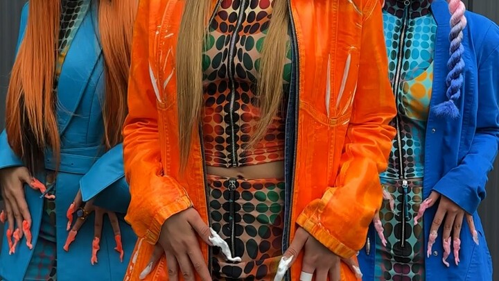 منظور: عندما تكون وحدك في المصعد مع عصابتك 🛗#XG #TGIF #XG_TGIF #XG…