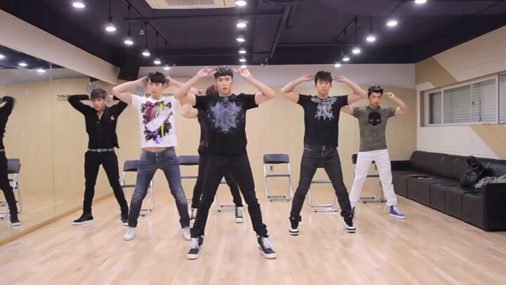 2PM جون كيه ونيتشخون ويوك تاك ين وجانغ وو يونغ ولي جون هو وهوانغ تشان سونغ - A.D.T.O.Y. النهاية كانت