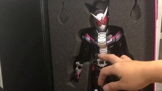 MEDICOM RAH 1/6 Kamen Rider ZIO Zi-O