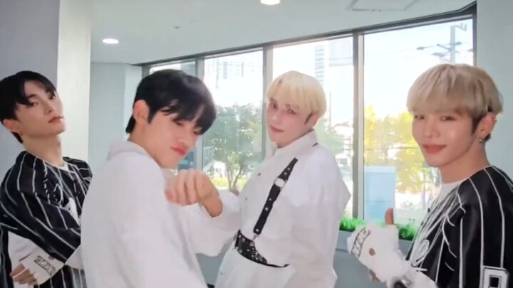 RIIZE Shotaro Hong Seung-han + TXT Choi Yeon-jun Huening Kai "Talk Saxy" dance challenge!