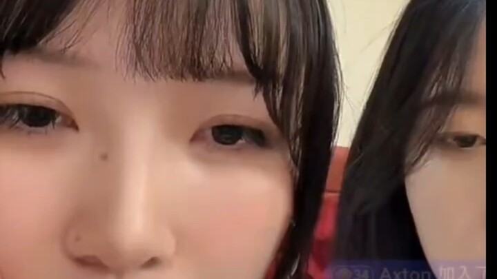 حلوة لدرجة لا تُحتمل! فتاة شاوشينغ الحلوة تقلّد صوت بيكاتشو وشي يانغ يانغ مباشرة على البث!