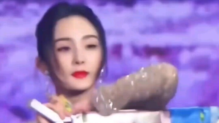 【杨幂x唐嫣】| 她只对一个人露出过这样的眼神