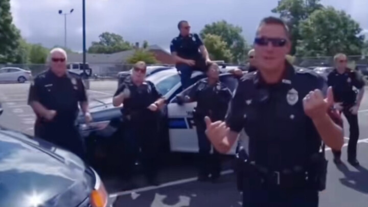 Cepat Bahagia Menghapus Hitam