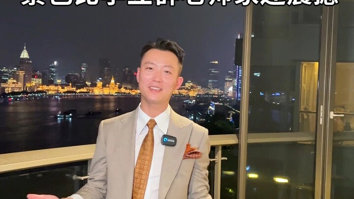 This luxury mansion makes Tomson Riviera pale in comparison—standing on the balcony, you can take in