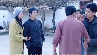 女警察发现汽车重量不对劲，拆开车门一看，直接立下大功！