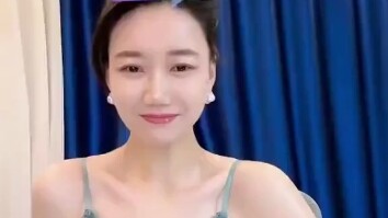 Cô của bạn thân hình đẹp đến khó tin