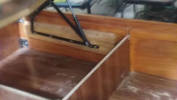 Hydraulic system bed is very comfortable and fun to work with. Contact 01784979766