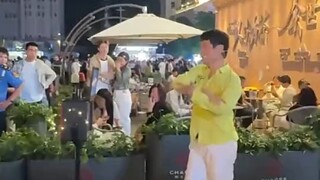 城管:有时候我真想报警，但我又没有理由！