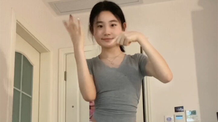 14-year-old Lin Nayeon's solo quickly exposed｜Who can not love sweet rabbit teeth!