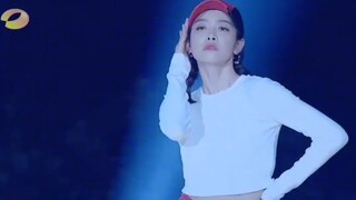 Panggung arkeologi Victoria terlalu tampan 💚 #SongQian #victoria
