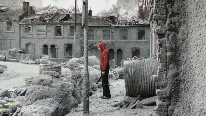 The man just went to the restroom, but when he came out, it turned out the world had already ended—e