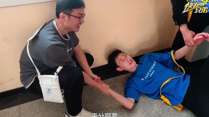 Versi ekstrem permainan sobek nama (bagian bawah)