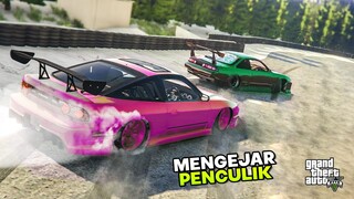 MENGEJAR PENCULIK MENGGUNAKAN MOBIL DRIFT