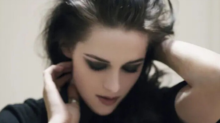 ดูการเปลี่ยนแปลงของ Kristen จากอายุ 11 เป็น 32 ปีสิ เธอเป็นประแจในโลกจริงๆ ตั้งแต่หล่อจนถึงเป็นผู้ให