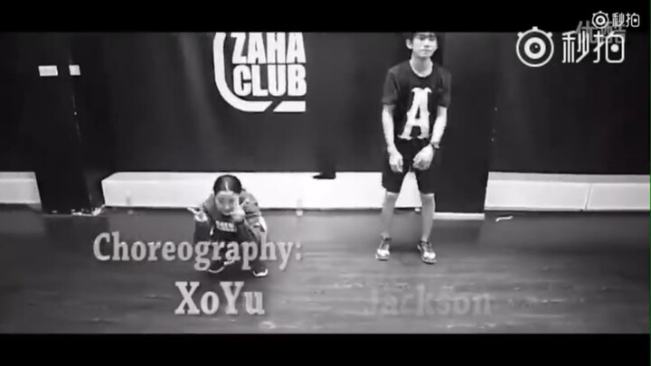 في البداية كانت تلك الرقصة، لفتة واحدة تساوي ألف عام