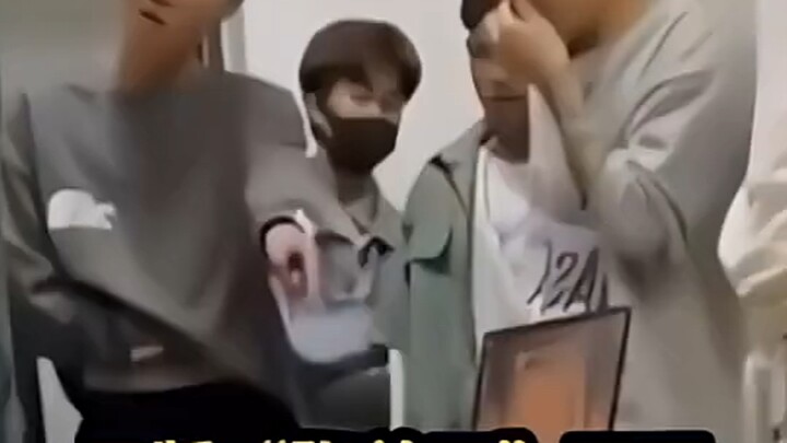 Senior Mei Yu, your husband is here!