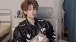 『โอโนะ』เสื้อผ้าผู้ชาย · เต้น "ดราม่า" พี่สาวหล่อมาก!