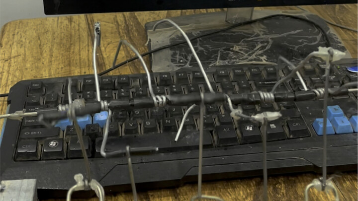 Invention: Auto-Reply Message-Assisting Keyboard