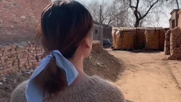 Belakangan ini banyak yang nanya, masih mau menikah karena cinta nggak?