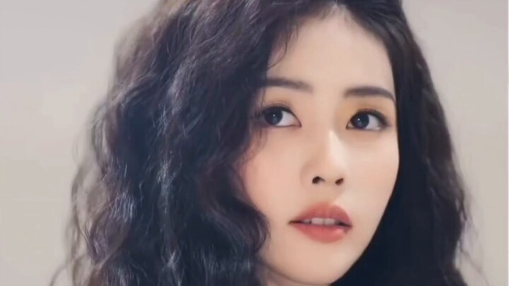 Komentar di balik layar Luo Yunxi dan White Deer’s Harper’s Bazaar di YouTube membuat netizen luar n