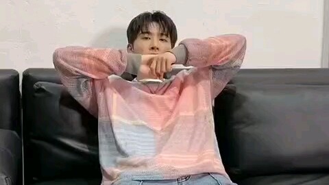 210515 คิมฮันบินอัปเดต TikTok น้องชายจ๋า ทำไมตอนจบถึงได้ขี้อายแบบนี้นะ^^ น่ารักเกินไปแล้ววววววววววว