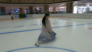  Seri tarian dengan ice skating, menari di atas es seperti bangau dewa