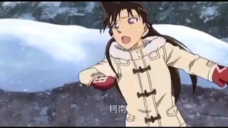 Adegan terkenal dimana Conan menyelamatkan berbagai gadis, Xiaolan menjadi cemburu pada akhirnya