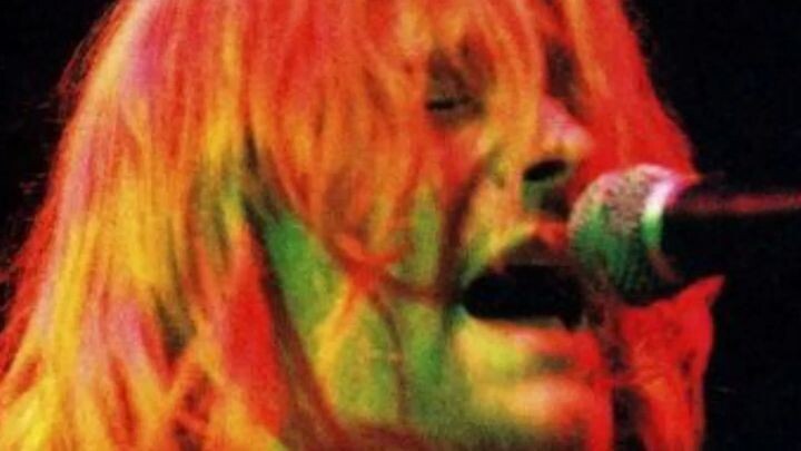 Kurt Cobain CHANGES SCHOOL´s lyrics live in Japan (1992)