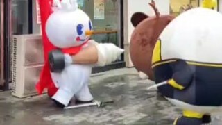 Khi Vua Tuyết nhặt chiếc nón!