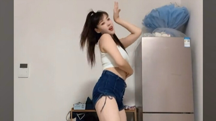 Sial, seberapa gemuknya aku terlihat jelas dalam perbandingan ini...