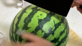 صندوق بطيخ أعمى مفتوح
