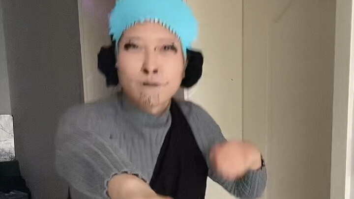 Orang-orang biasa menari tarian biasa