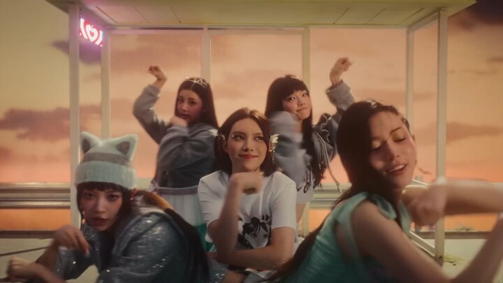 ILLIT Do the Dance MV