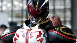 Zhongshan sebagai pameran komik Kamen Rider Kalis