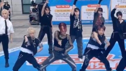 [Sun Tzu Group Roadshow] Chengdu's 10th Sing and Dance SEVENTEEN-HOT Roadshow