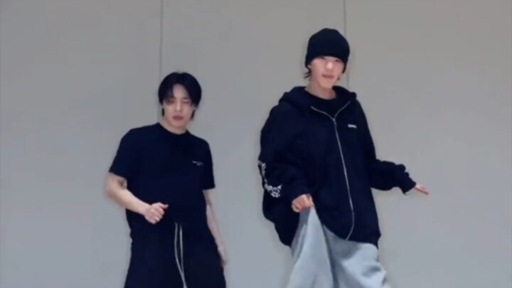 【كيبوب】تشا الأنسب للرقص الخماسي مع بي كينغ، وسيم بلا مبالاة