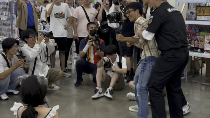 Mengejutkan! Fotografer Chen Mouxian dicurigai sebagai pelaku penyimpangan karena memotret diam-diam