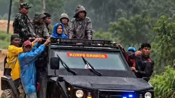 Polisi Bersama Masyarakat